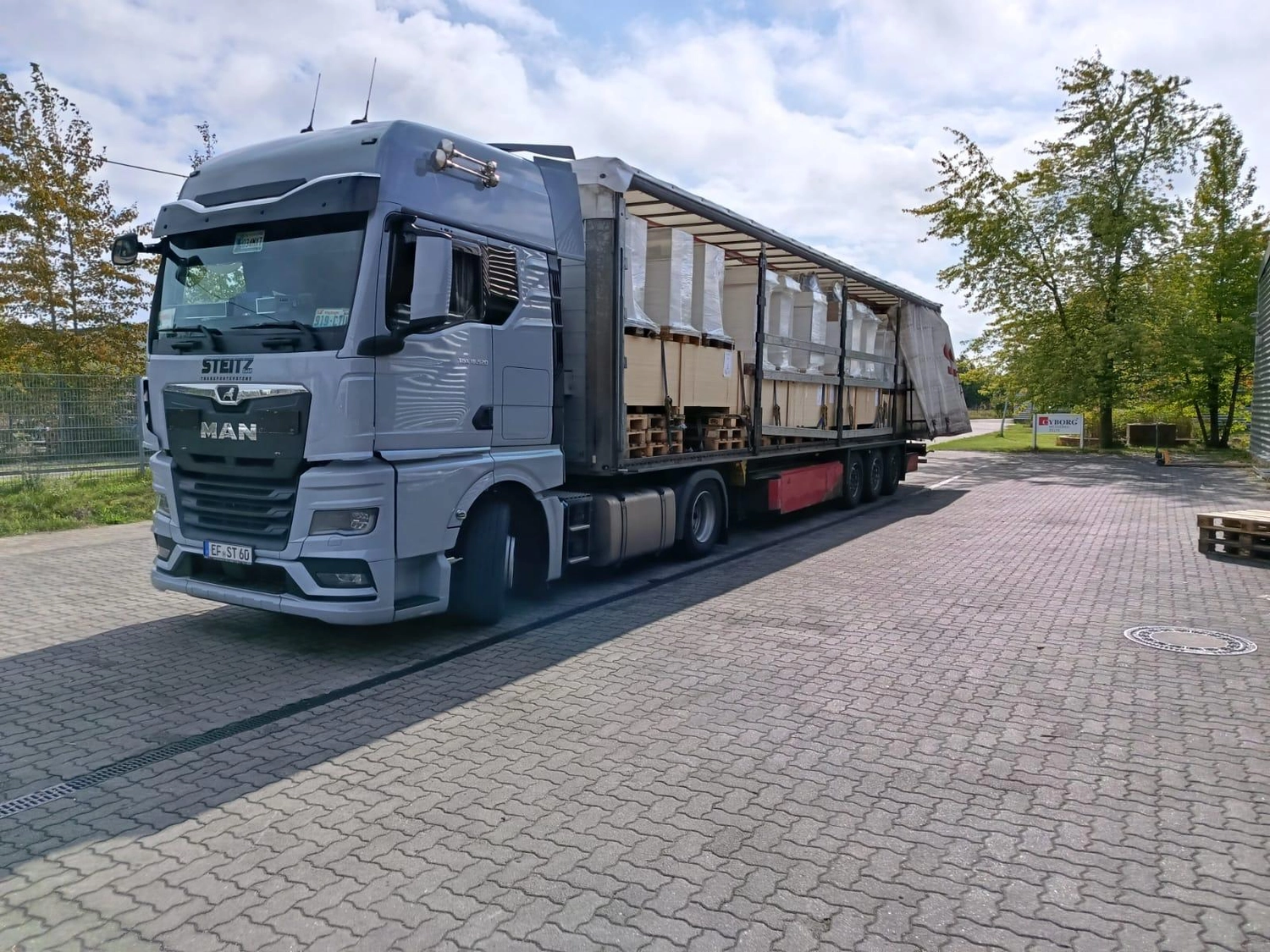  Steitz Transport Systeme GmbH - Spedition - LKW